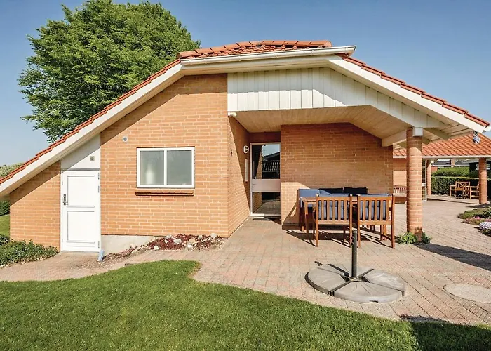 Casa vacanze Four-bedroom In *